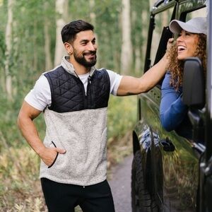 ZYIA Men's Quilted Olive Ash Cabin Quarter Zip‎ Vest